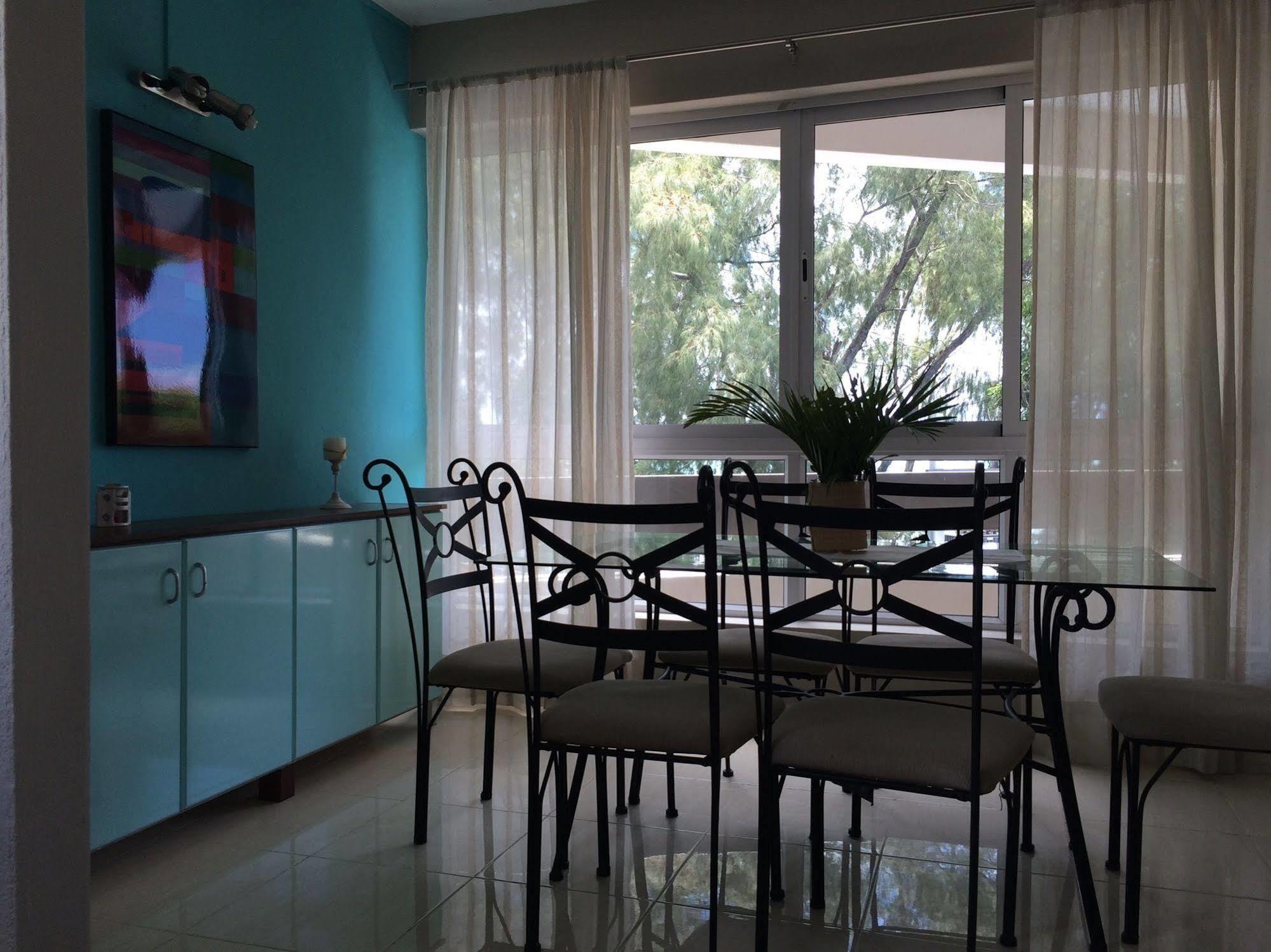 Seaview Holiday Apartments Grand Baie Esterno foto