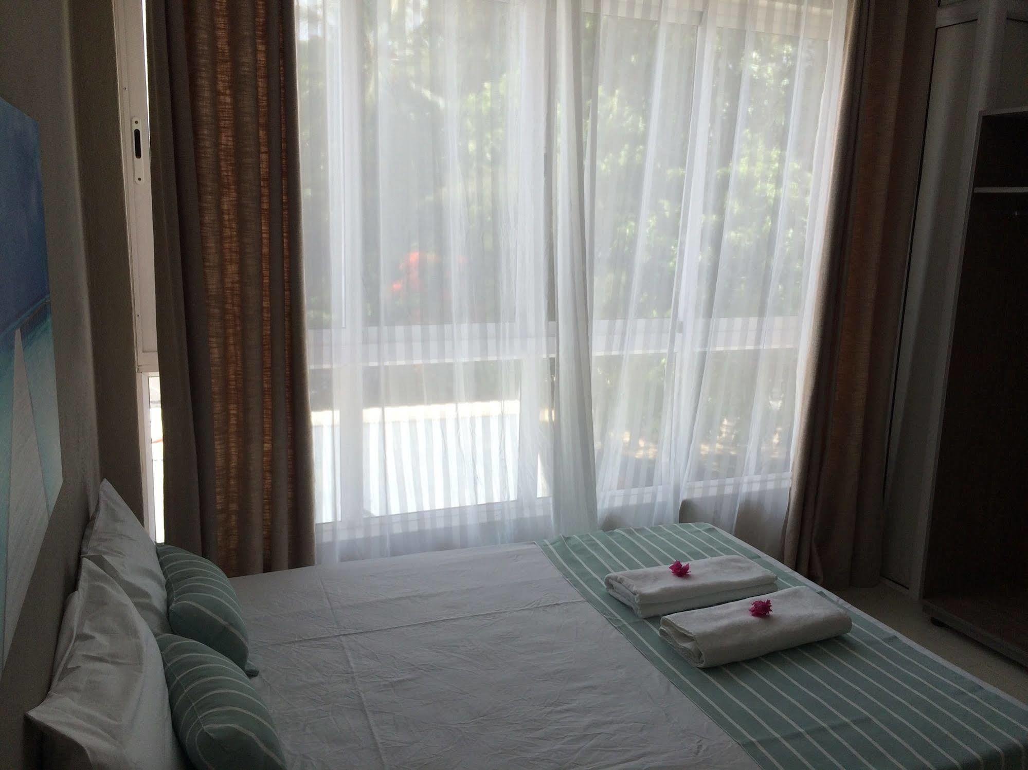 Seaview Holiday Apartments Grand Baie Esterno foto